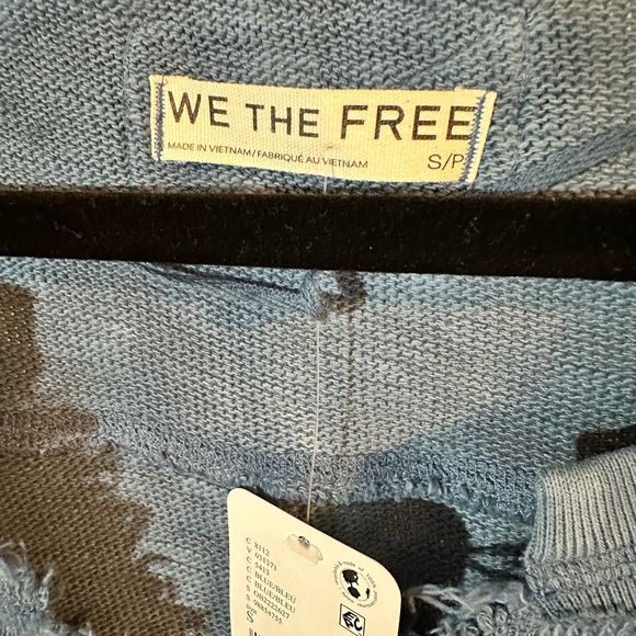 We The Free Distressed Blue and Lavender Long Sleeve Top - Picture 2 of 6